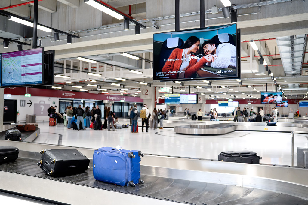 Digitale Screens Ankunft BER