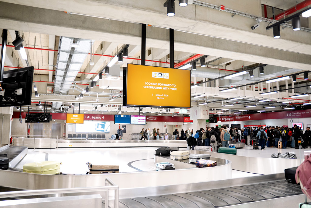 Digitale Screens Ankunft BER