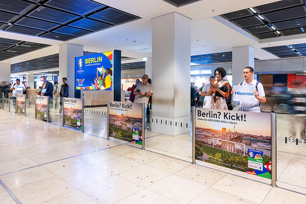 Folienbranding Ankunft