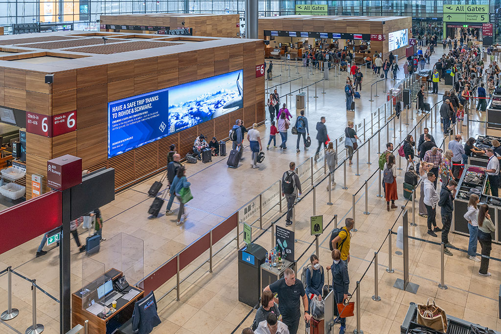 Landscapeflächen XL Check-in Halle