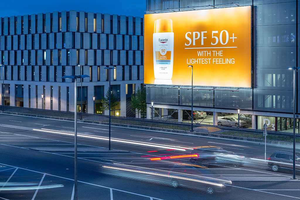 Werbung am Flughafen BER, 1., 2.10.2023