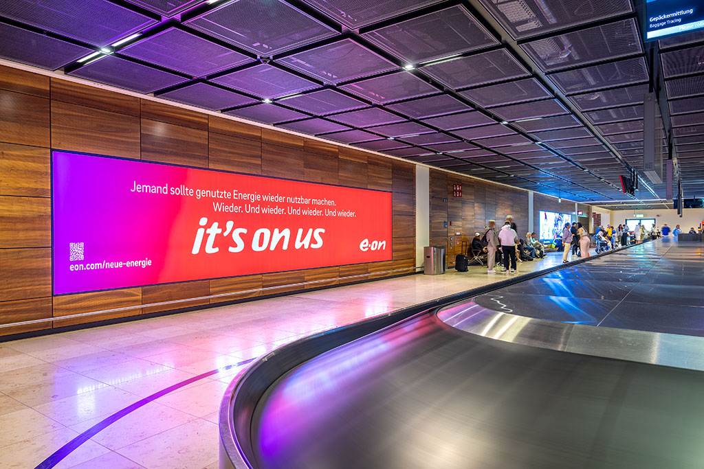 Werbung am Flughafen BER, 1.4.2024