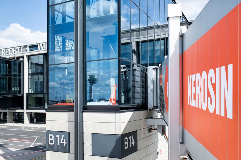 Sixt Fluggastbrücken