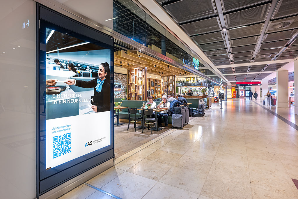 Werbung am Flughafen BER, 1.3.2024 Werbung am Flughafen BER, 1.3.2024