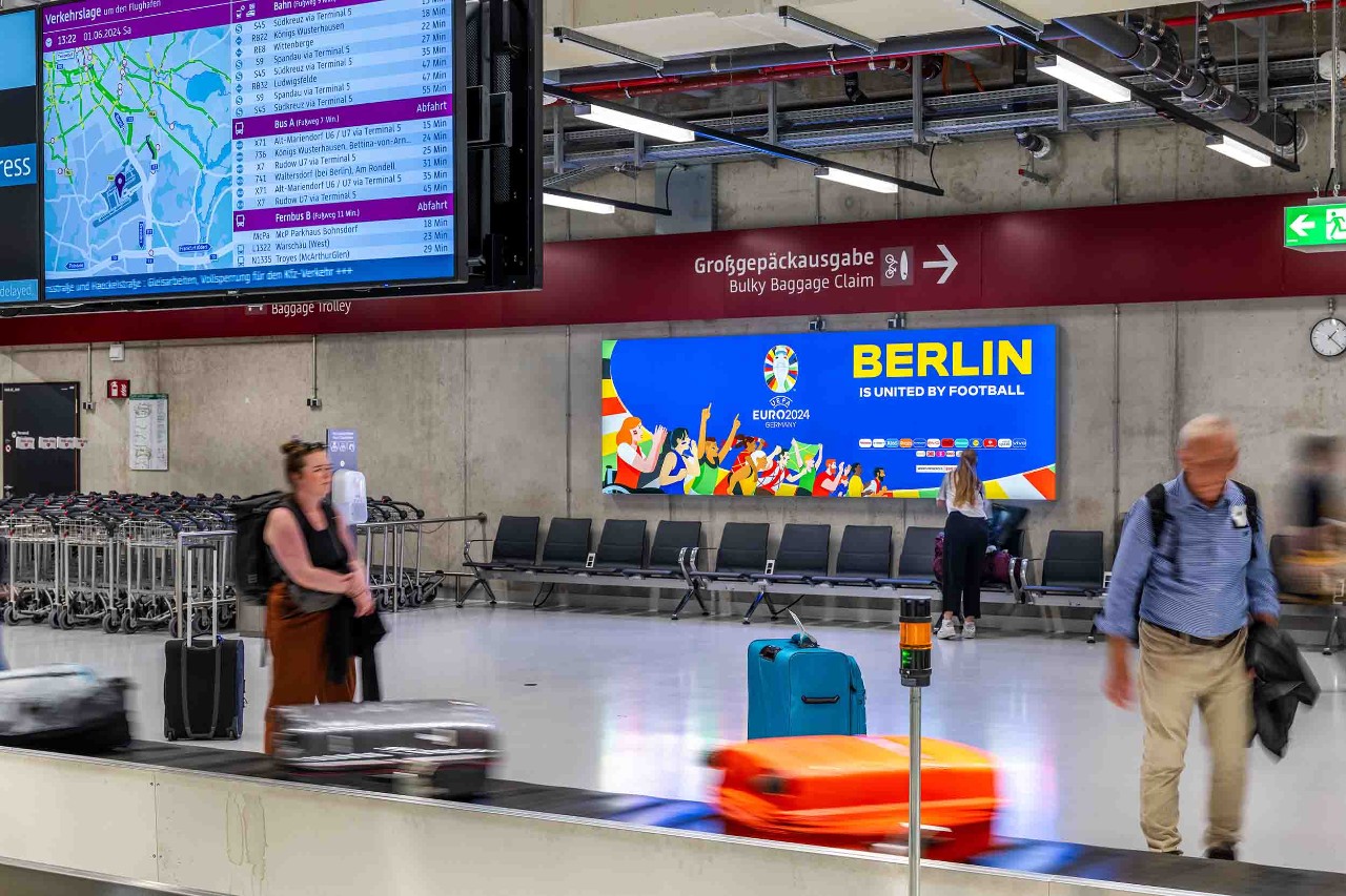 Gepäckausgabe Frankfurt Flughafen Terminal 1 Aktuell werbung.berlin-airport.de