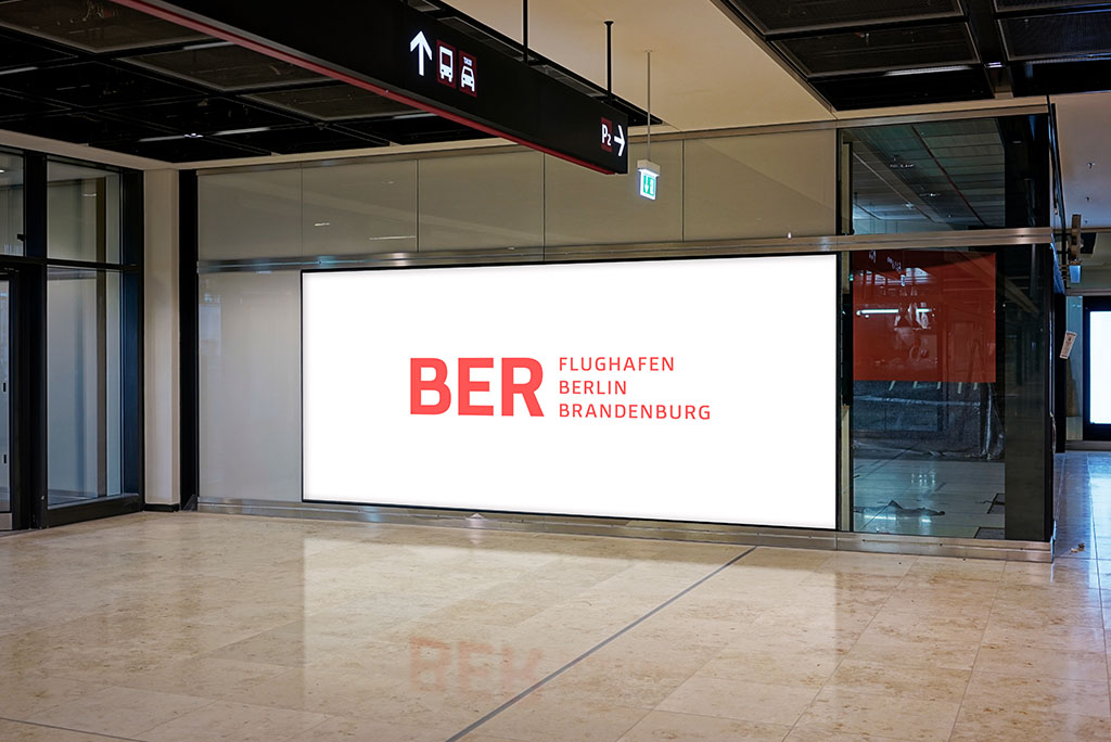 T2 Landscape S arrival gangway