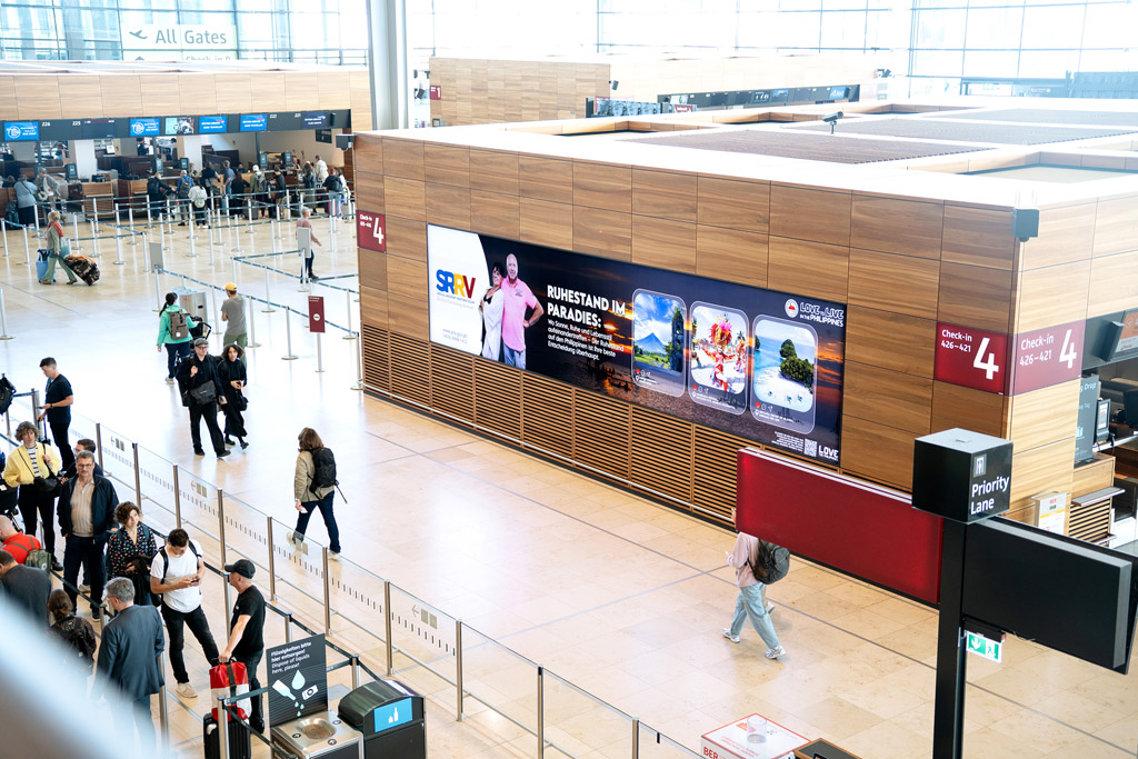 Landscapes XL Check-in Area