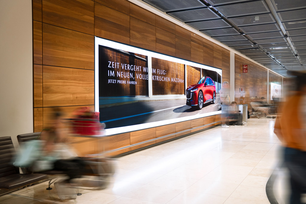 Landscapes XL baggage claim area