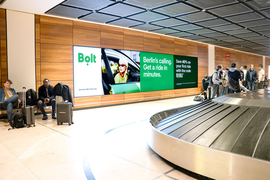 Landshapes XL Baggage Claim Area